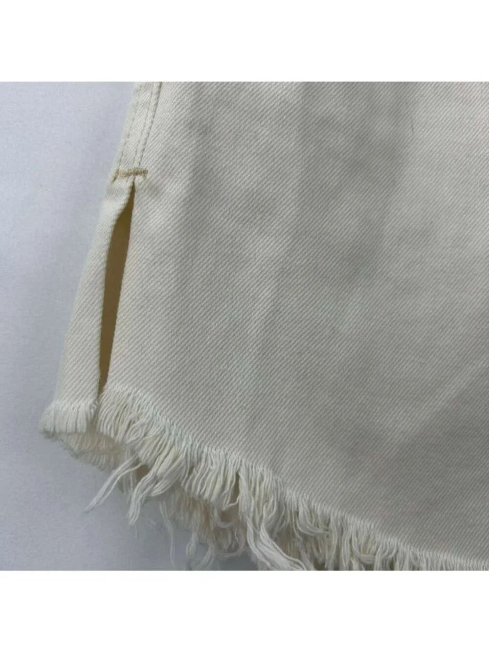 We The Free Shorts Women's Size 26 Cream Jean Denim Distressed Raw Hem Pockets
